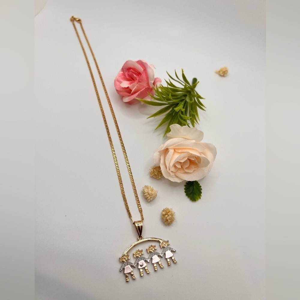 18.k Gold filled.chain with 4 girls. Ideal for those who have 4 daughters.